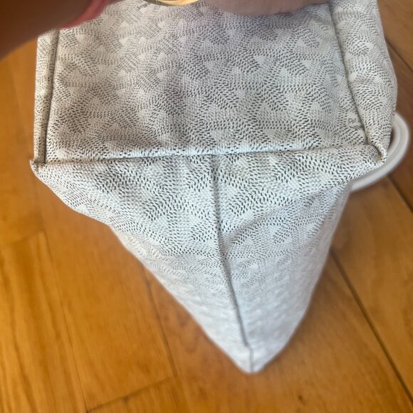 MINT Goyard Goyardine Saint Louis PM White Tote Bag Free Poshmark Authentication - Picture 5 of 14